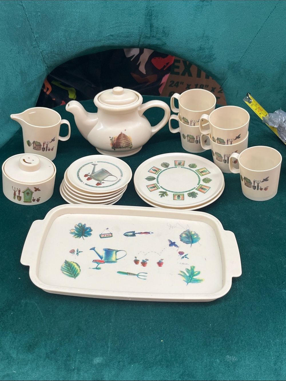 Cream Garden-Illustrated Ceramic Tea Set - 18-Piece